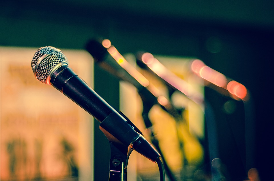 Stand up comedy